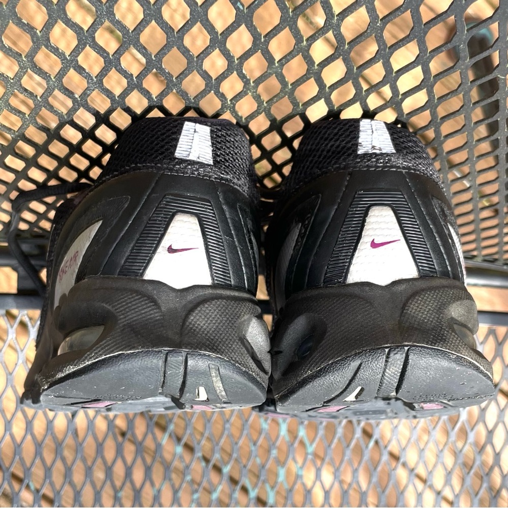 Nike Torch 3 Blk &  Silv Run Shoe Mens sz 8. foot box length 10"+-. Gently used. - Picture 10 of 12